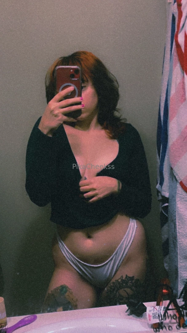 Do you prefer pics on the feed or to your dms part 1 
