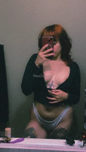 Do you prefer pics on the feed or to your dms
