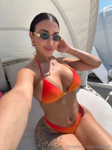 Like this if you re online or dm me