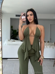 Should i leak the content from my secret album on here once and for