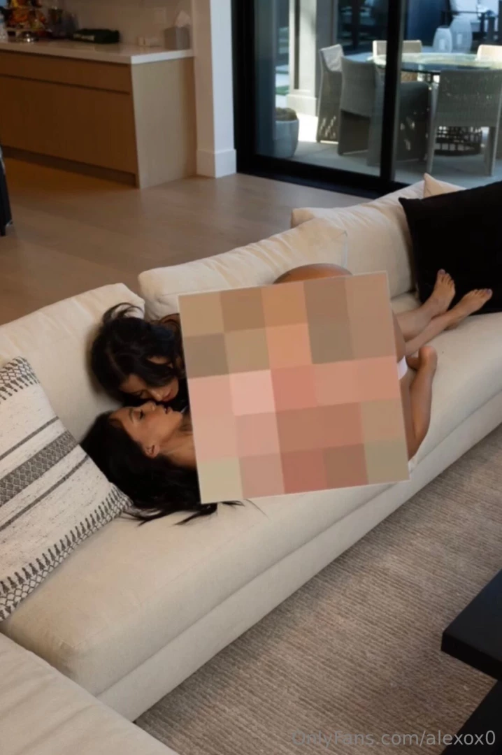 Check your dm s before i unsend this 