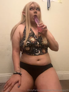 Another elf oc of mine and my toy more content soon