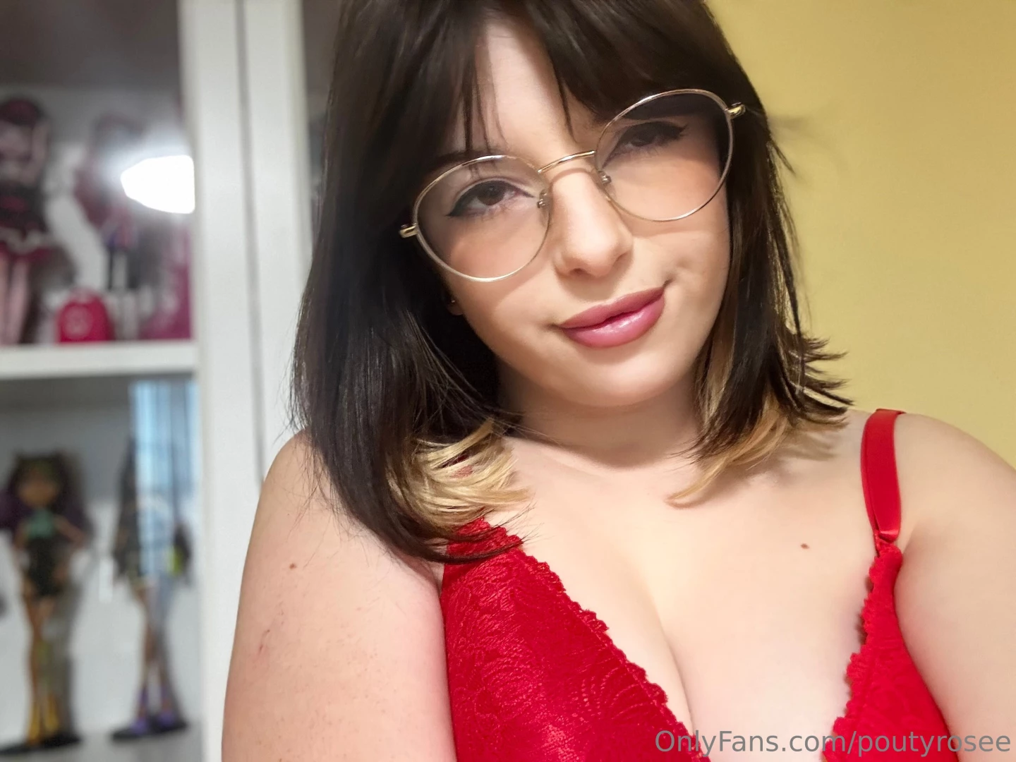 How do you like the color red on my body ooh 