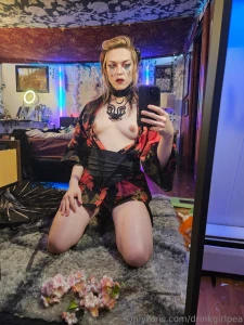 Hi i m sorry its been so long been extremely busy with my studio part 3