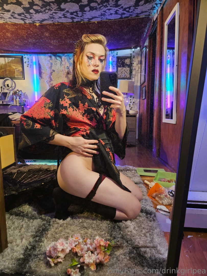 Hi i m sorry its been so long been extremely busy with my studio 