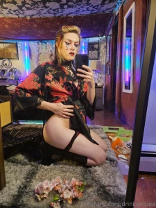 Hi i m sorry its been so long been extremely busy with my studio