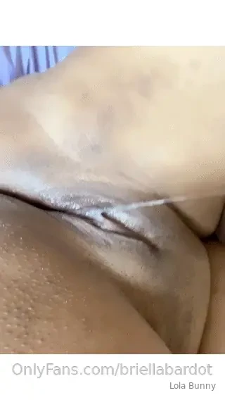 Follow my sexy squirt queen briellabardot with her all natural phat part 8 