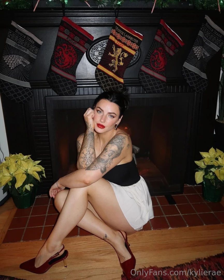 The saddest thing about this year ending is that imma be even sexier part 1 