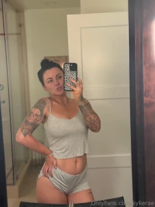 It s officially my bday weekend buy me a present amp i ll spoil you