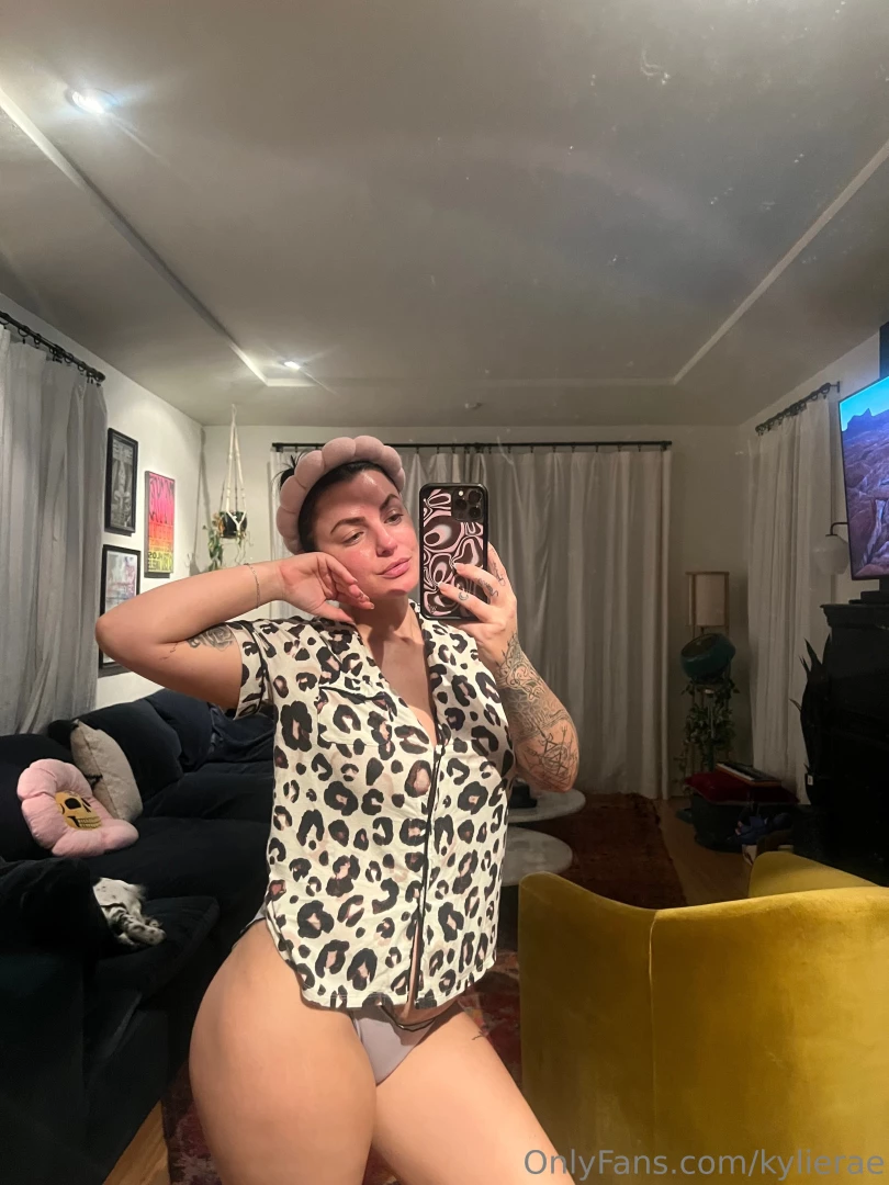 Its friday amp i ll be finding myself in bed by 8pm part 1 