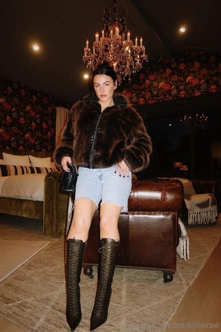 Eyes on me not the caption part 3 