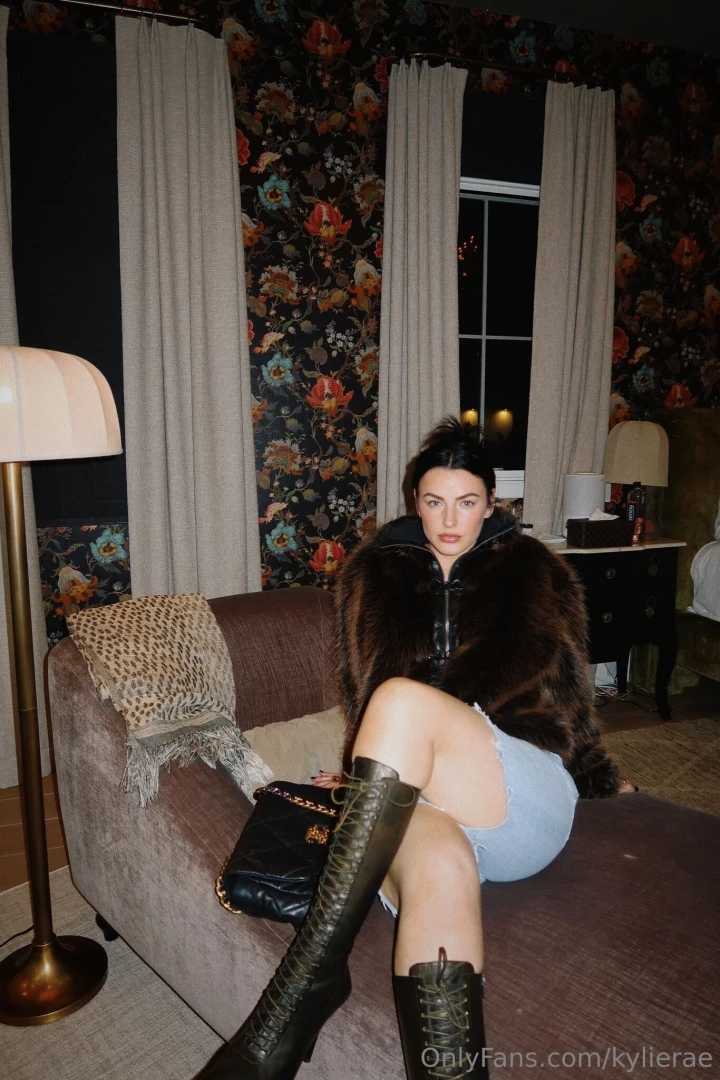 Eyes on me not the caption part 1 