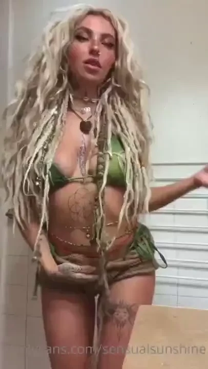 Full video in ur dms heart this if u want more dancing stripping vids 