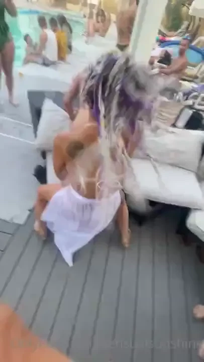 I love dancing with goddesses 