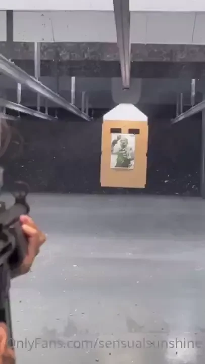 Ur girl can shoot a gun 