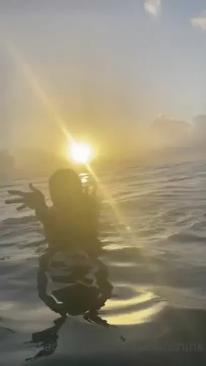 Full uncensored video of me dancing nakieee in da ocean in ur dms 
