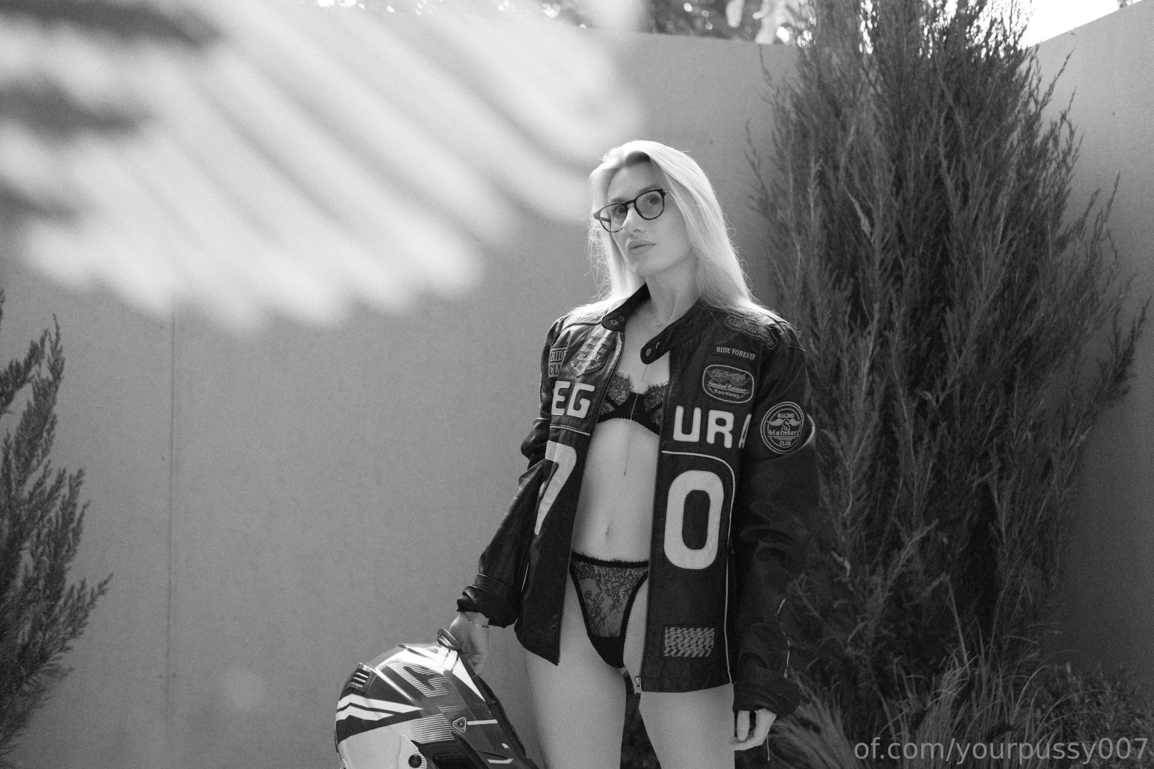 Explicit solo video for a discounted price right now what are you 