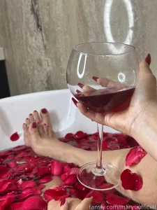 With a glass of wine and a real desire to fuck send me a message now i