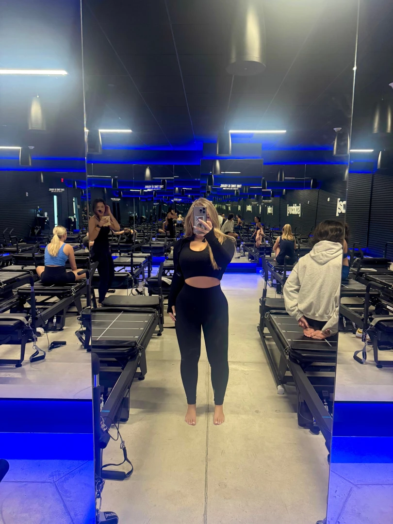 Cum workout with me send me a dm 