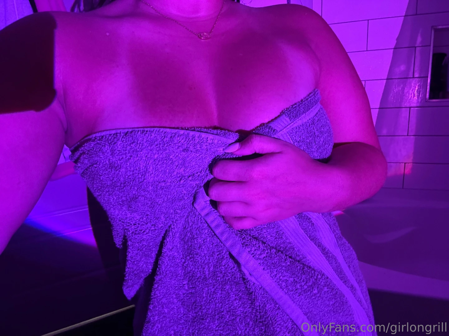 I m fresh out of the shower wanna see 