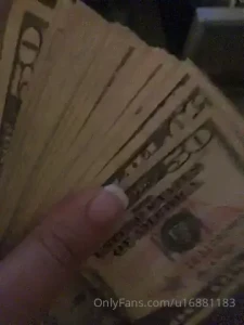 This is how to make me happy i bet you can spoil me better than that