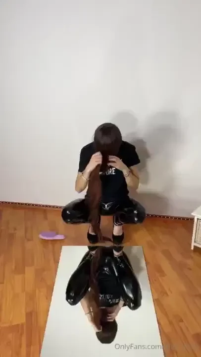 Share with you a small preview of my newest long hair video it will be part 3 