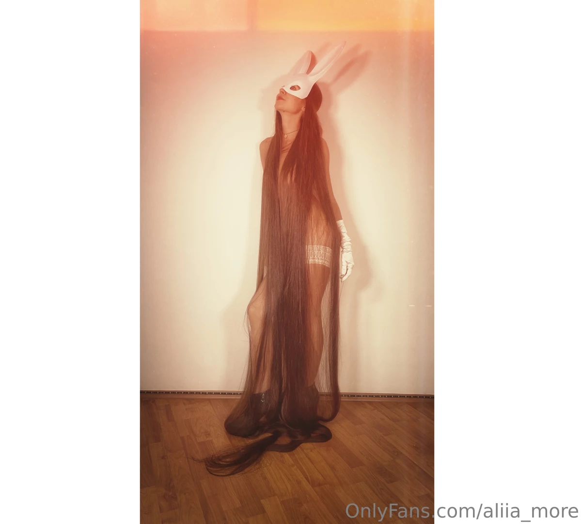 Hello my dear fan my new photos are ready for you playful white bunny 