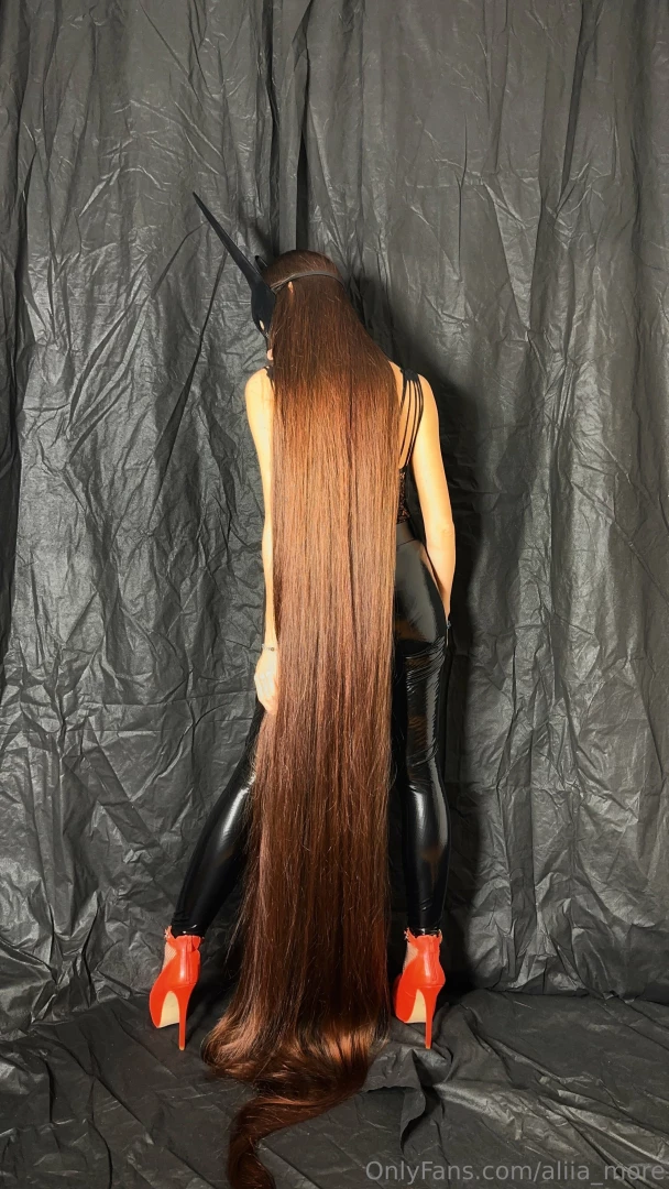 Hello my dear fan my new photos are ready for you glossy rapunzel set 