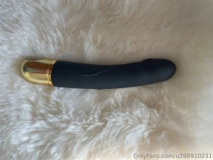 Cc toi voici mes jouets favoris tu aimerais me voir m en servir part 2