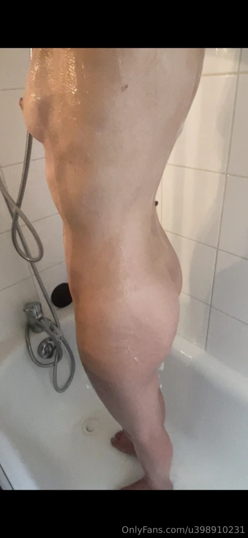 Je suis tr s chaude ce midi qui vient que je le vide 