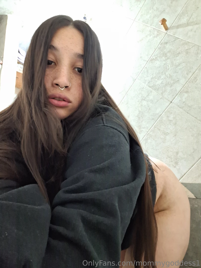 Hey baby can i come down and suck you off 