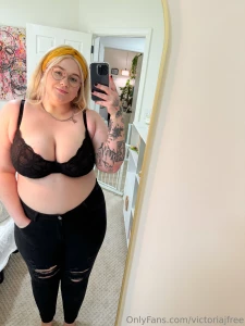 Wanna chat dm me on my vip vicjadexxx