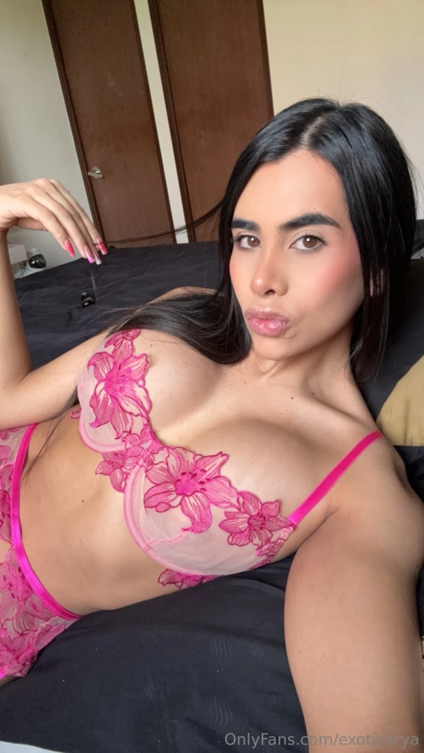 You walk into the bedroom amp see me wyd 