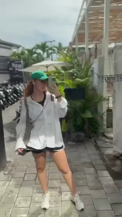 I m going to wander around the local streets for a bit 
