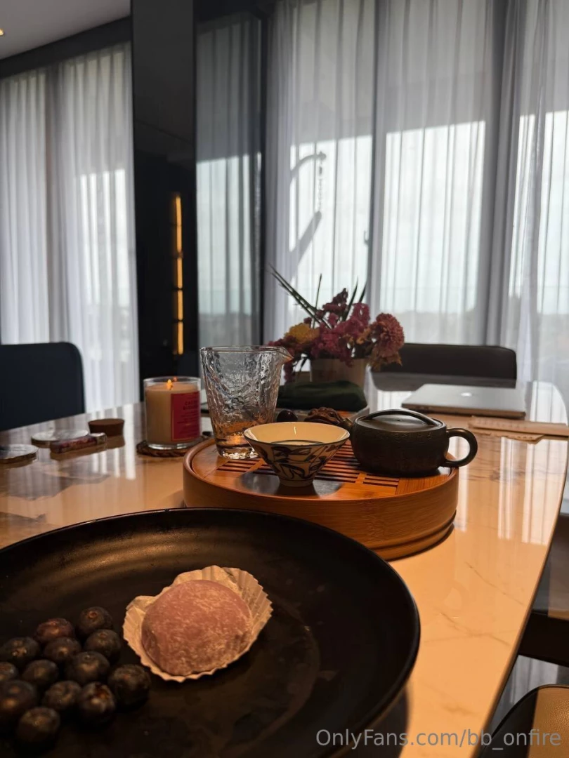 I didn t feel like having breakfast today so i decided to snack on 