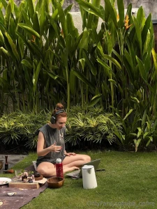 I love how my mind calms down after just a few stretches this morning