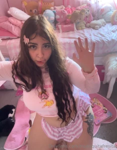 Hi guys p good mornin little pervys