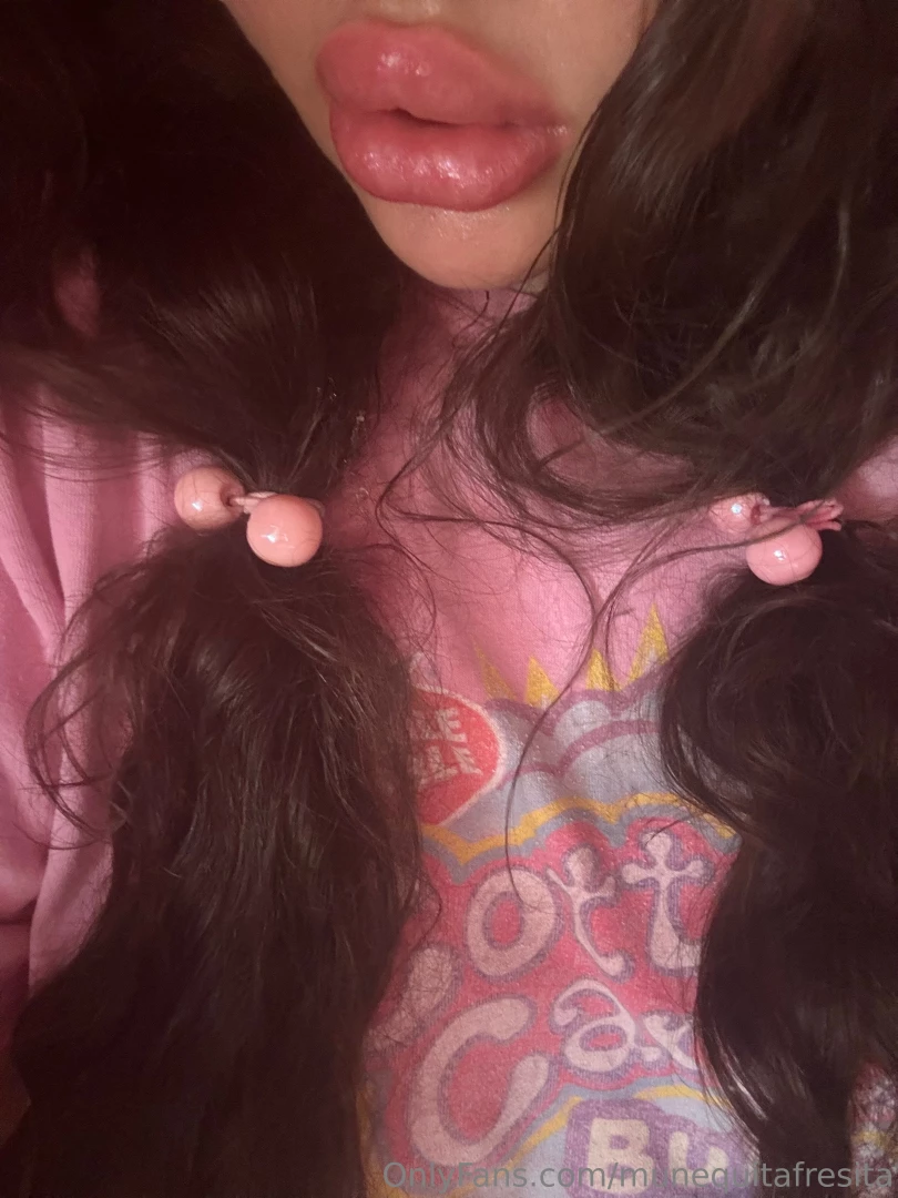 Now jerk off to the thought of my big lips p 
