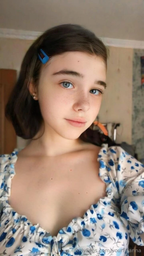 Always online astoneinyourheart how sexy is my best friend part 50 