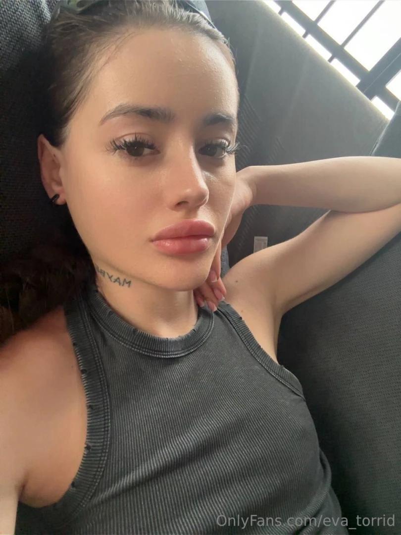 I m having a very lazy and boring day today so why don t we chat 