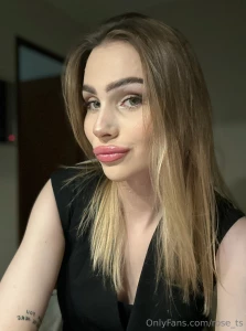 I am so happy to welcome you today look at my smile and give it a