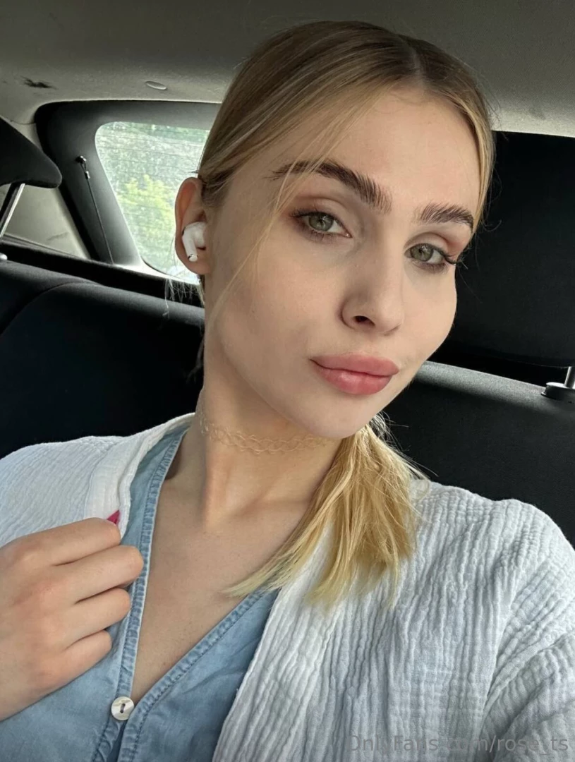 Can you guess where i m going today i m wearing light clothes and a 