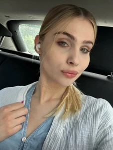 Can you guess where i m going today i m wearing light clothes and a