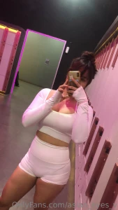 Starting the week with workouts in a white set for full motivation how