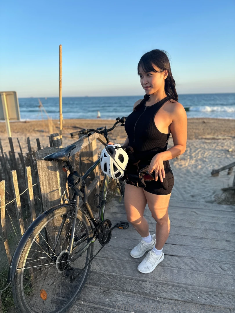 Sunset bicycle and fresh sea breeze the perfect moment for relaxation 