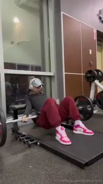 Leg day made me horny after i was done doing my workout i got so 