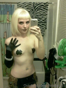 20 years old this is how i used to go out dressed in public to the