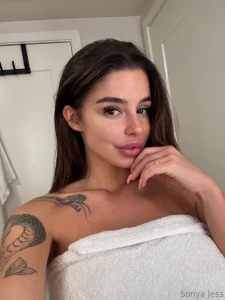 Who is the b-day girl today give me a gift and get a gift from me