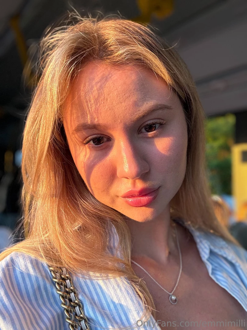 The golden hour is a girl s best friendd 