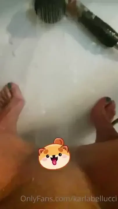 Now i m doing custom videos alone or fucking and sucking a boy ask me 